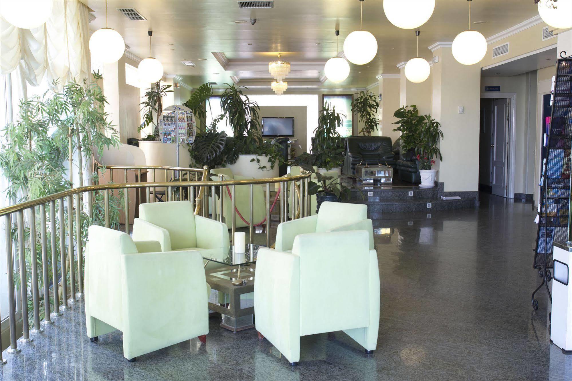 Hotel Villa De Laredo Fuengirola Ngoại thất bức ảnh