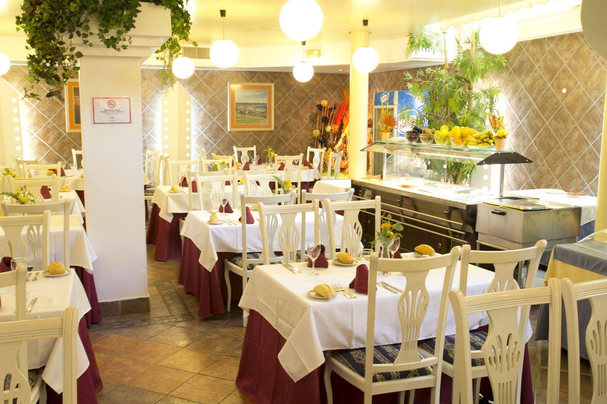Hotel Villa De Laredo Fuengirola Ngoại thất bức ảnh