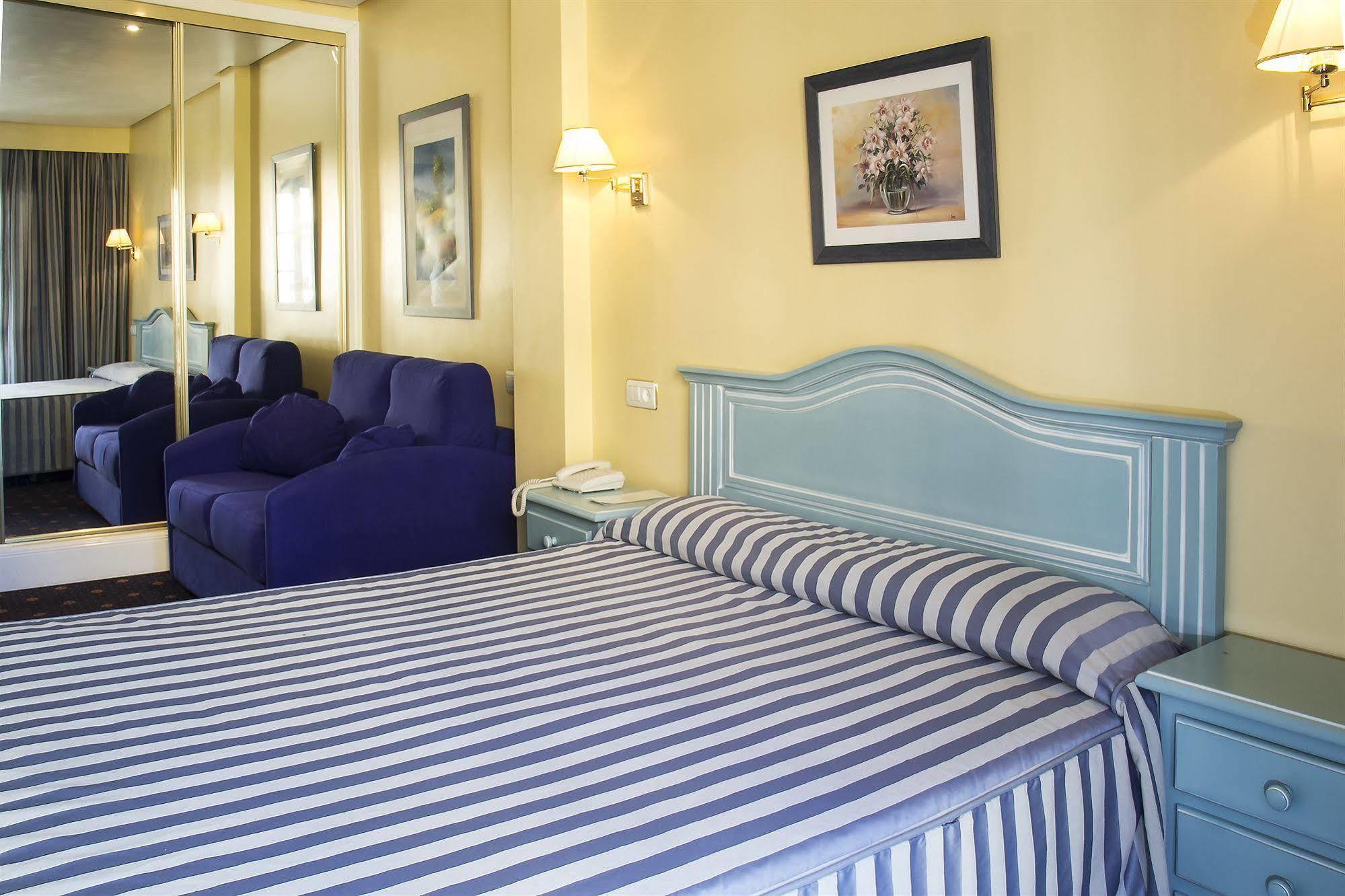 Hotel Villa De Laredo Fuengirola Ngoại thất bức ảnh