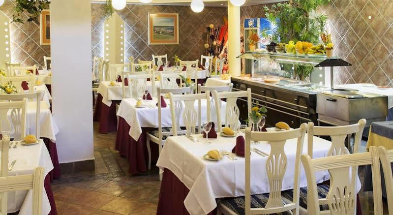 Hotel Villa De Laredo Fuengirola Ngoại thất bức ảnh