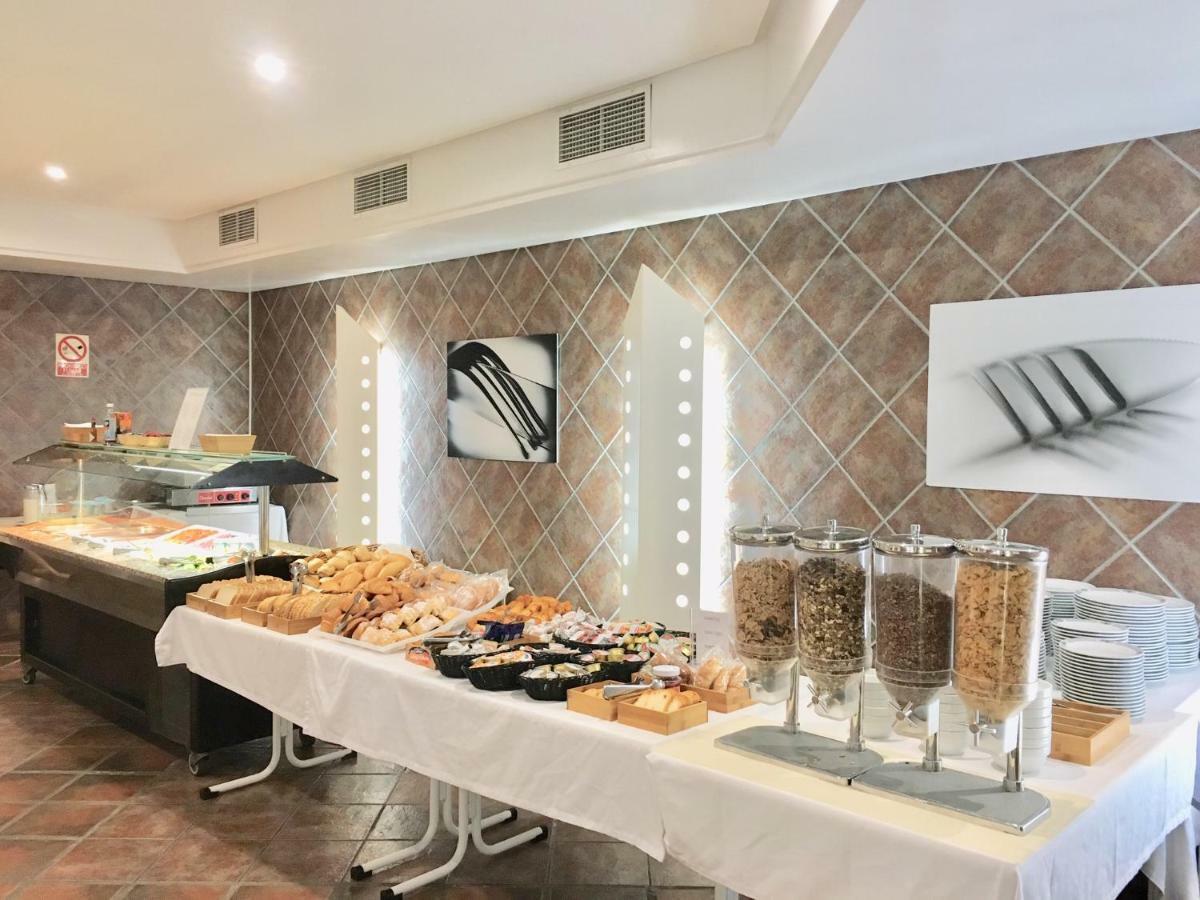 Hotel Villa De Laredo Fuengirola Ngoại thất bức ảnh